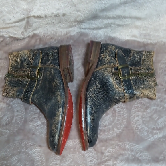 The Bed Stu Women's Becca Side Zip Distressed Boots - Picture 5 of 7